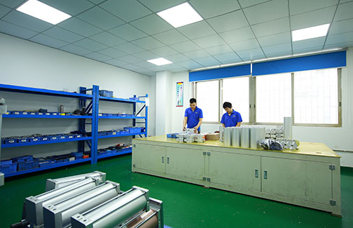 好色视频APP下载增压缸产品装配室